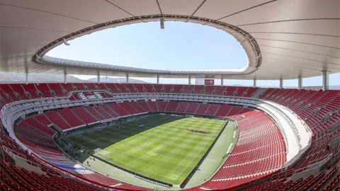 陈乐恩逆风飞扬，足球征途坚定向前